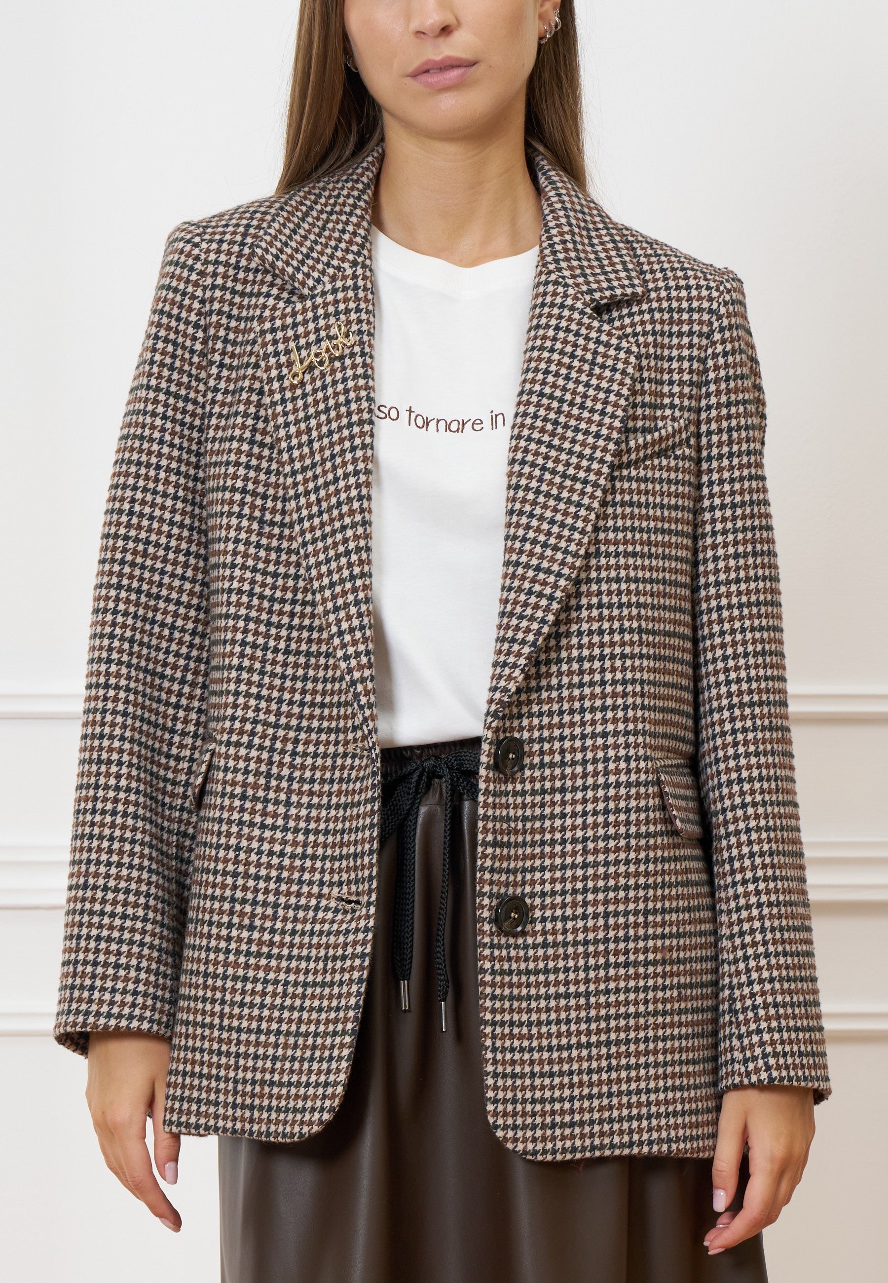 Short houndstooth coat