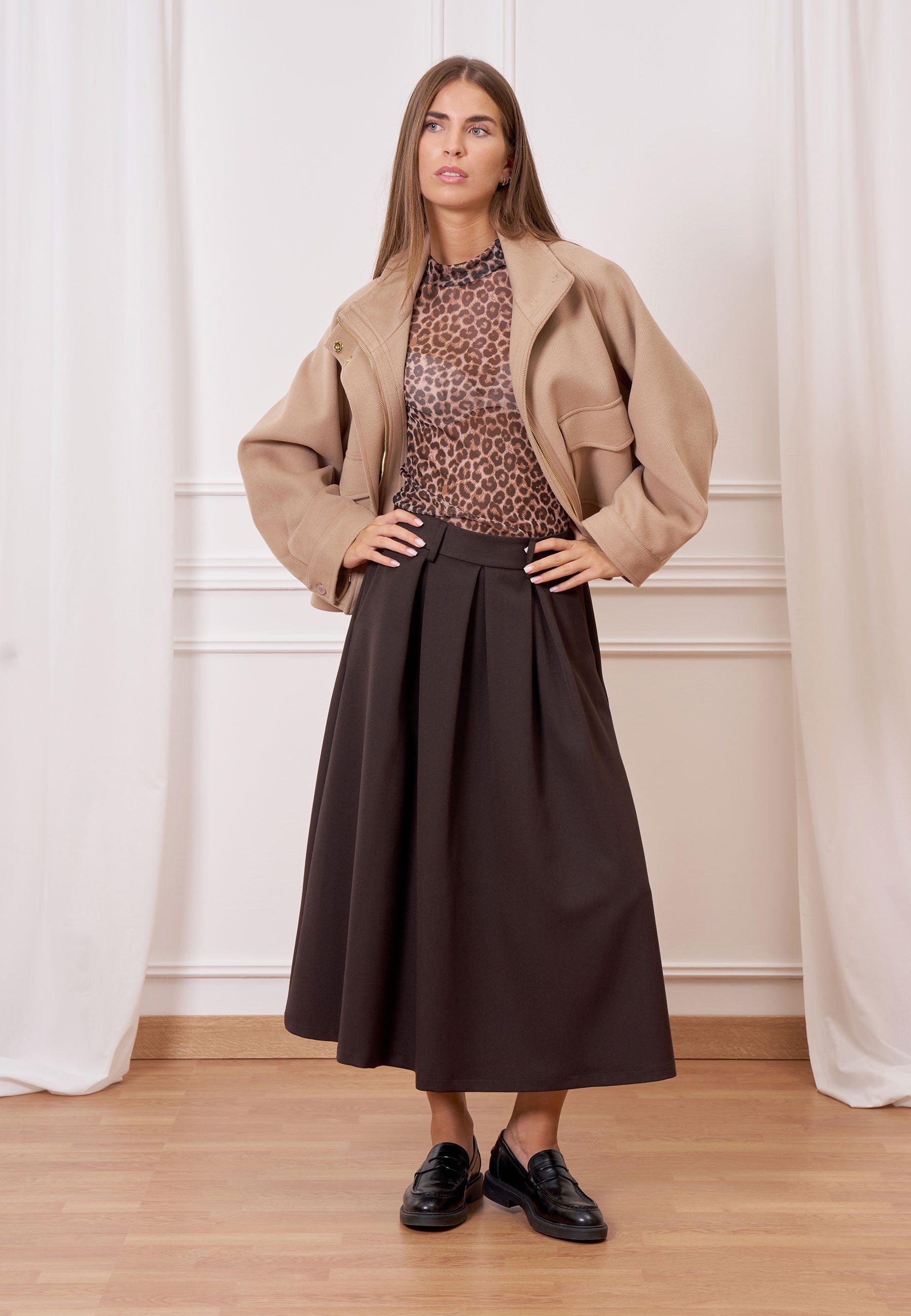 Short coat with front pockets