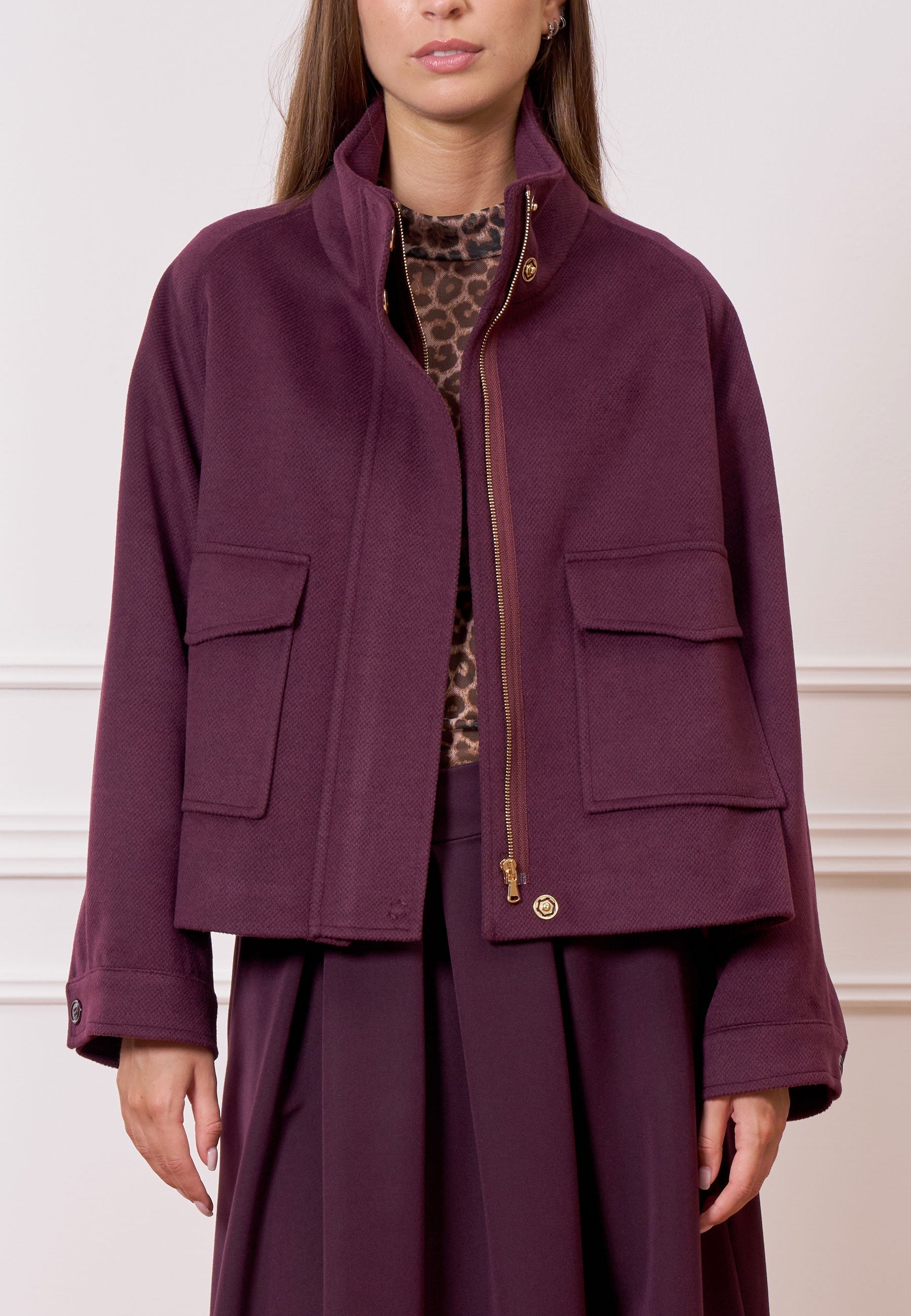 Short coat with front pockets