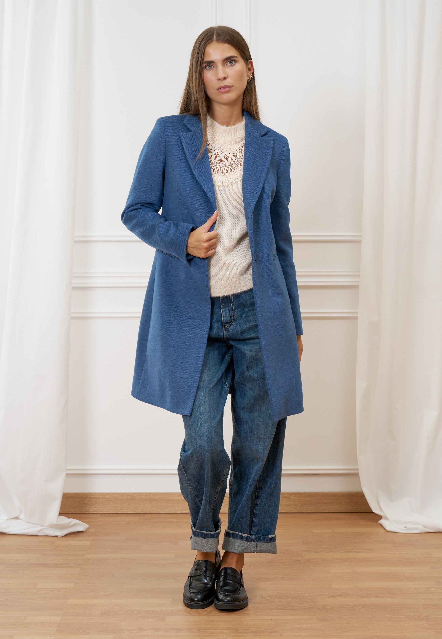 Classic single-breasted coat