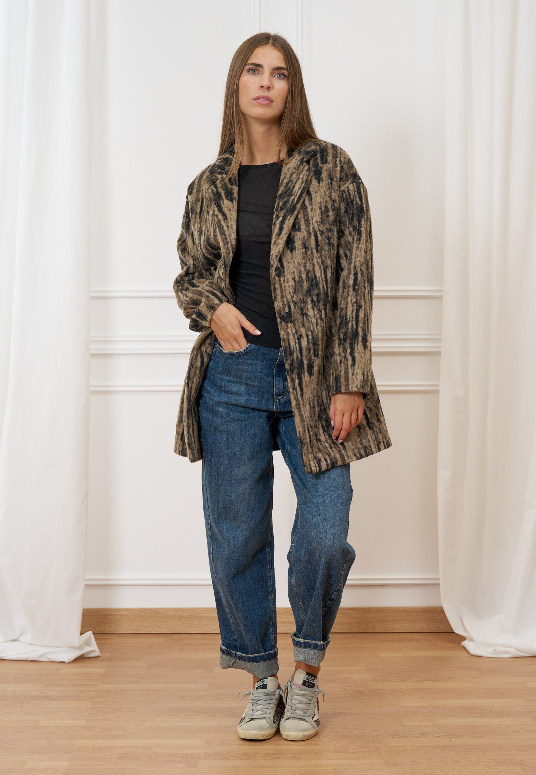 Single-breasted patterned coat