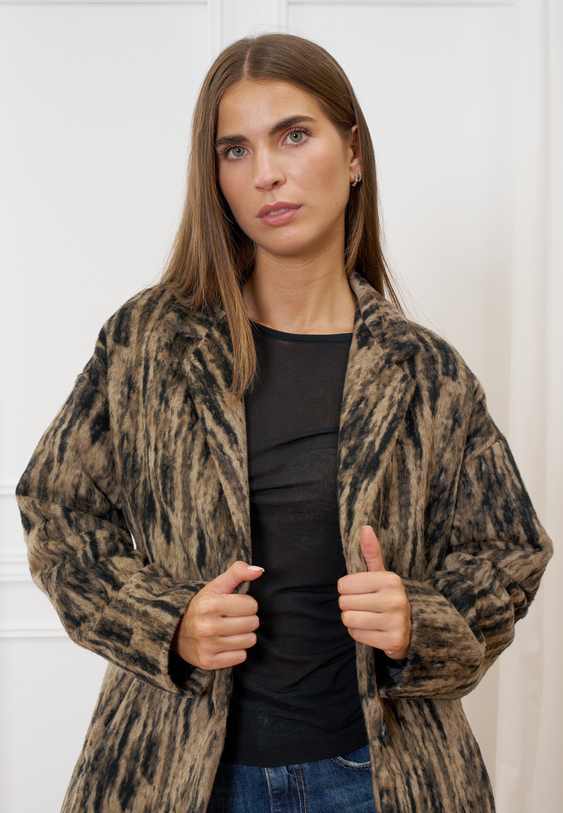 Single-breasted patterned coat