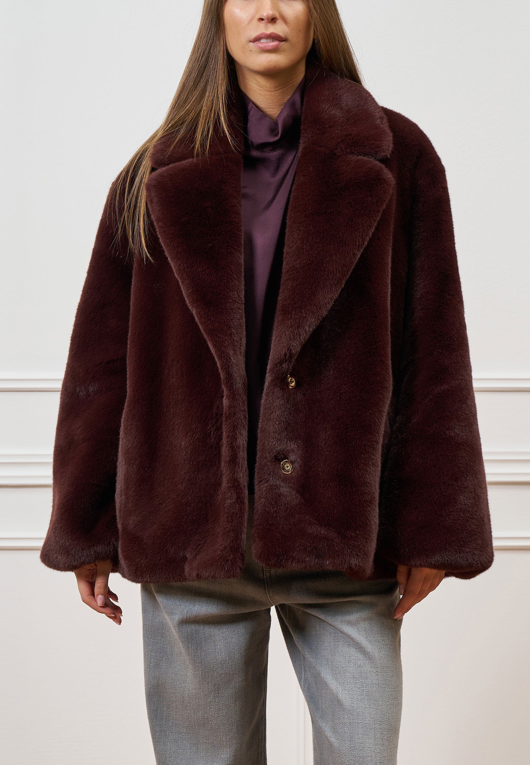 Overcoat in eco-fur