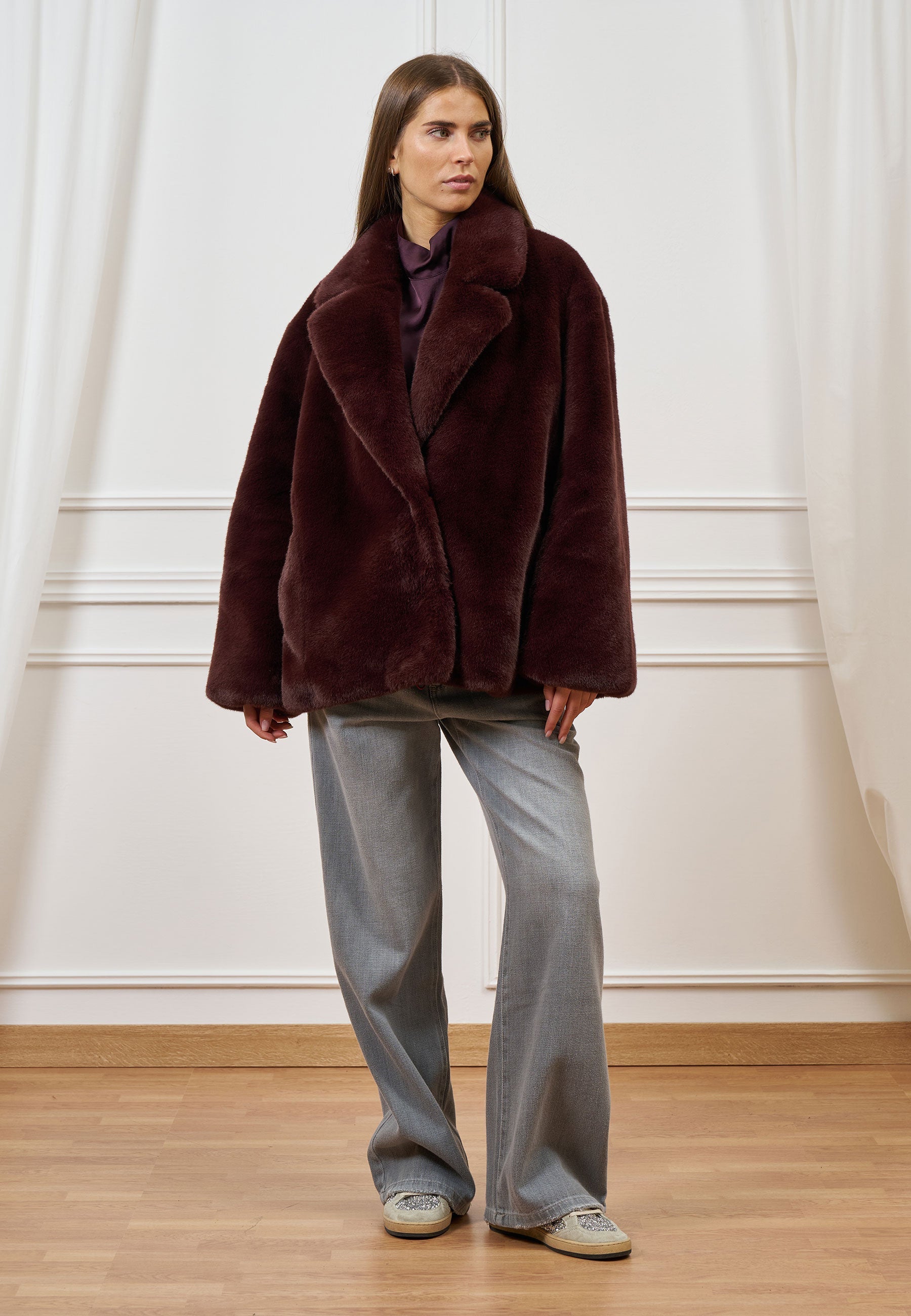 Overcoat in eco-fur