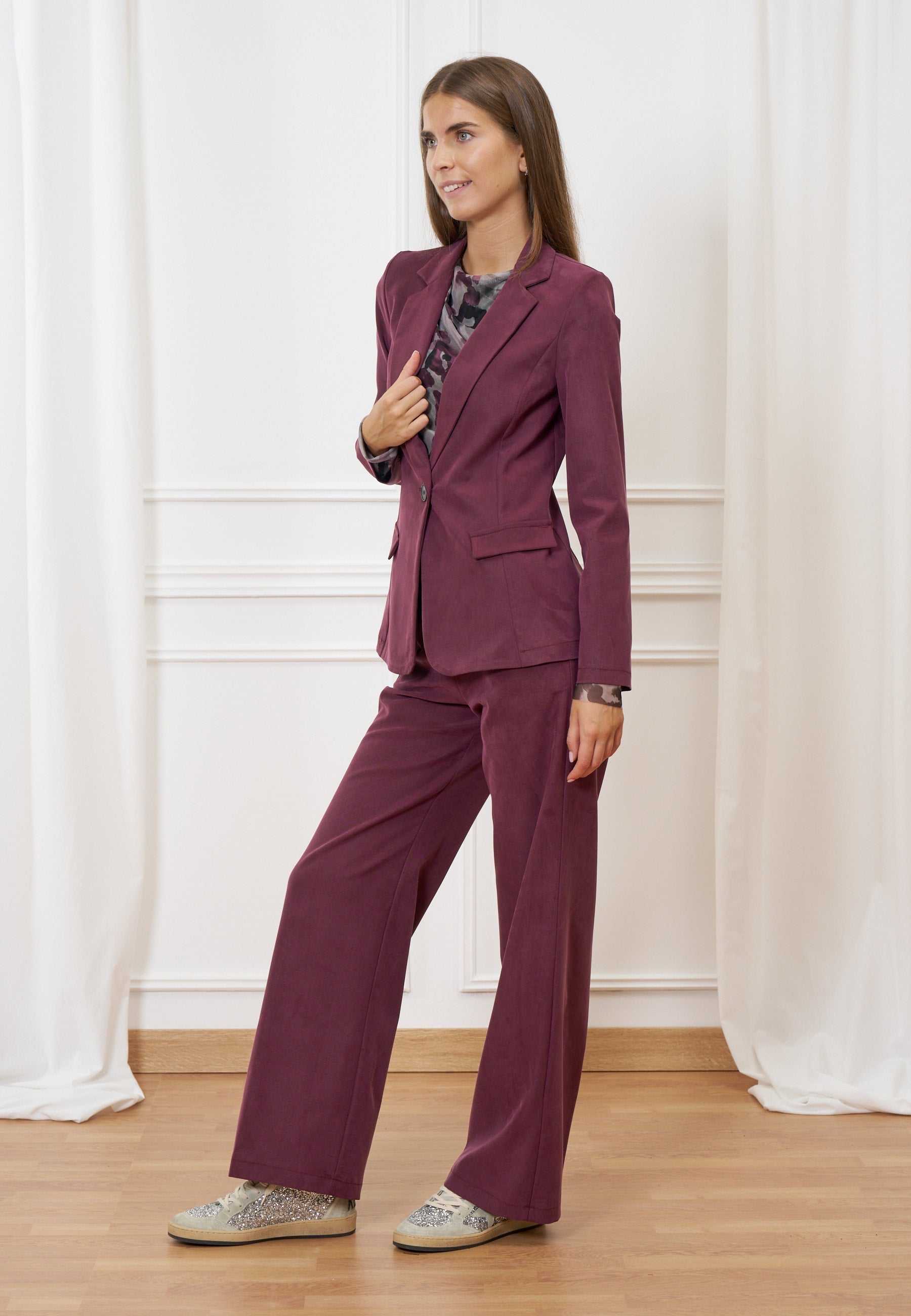 Single-breasted fitted jacket