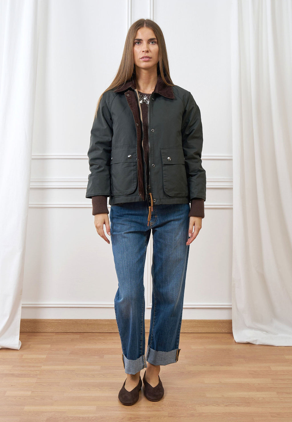 Short knit-hem jacket