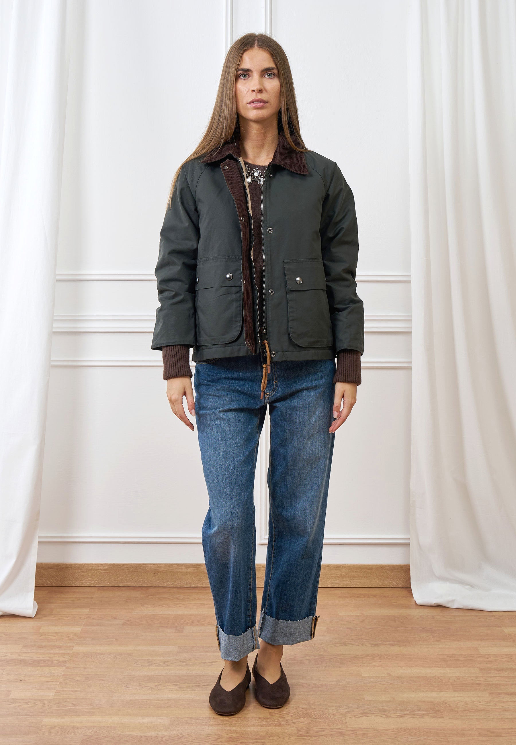 Short knit-hem jacket