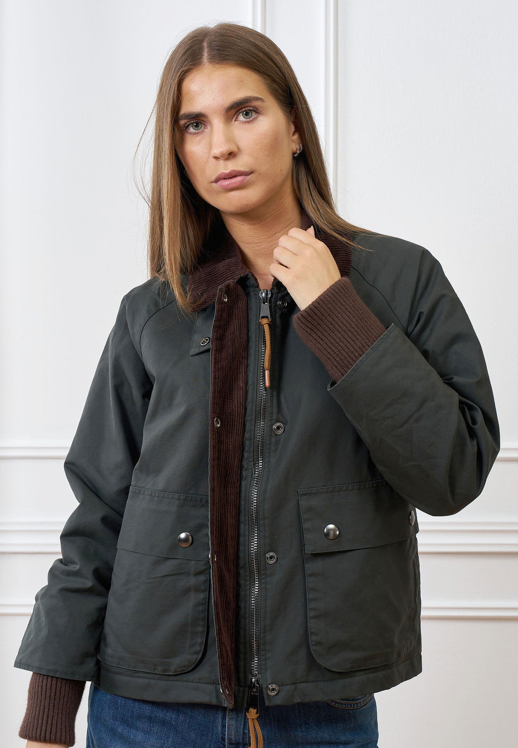 Short knit-hem jacket