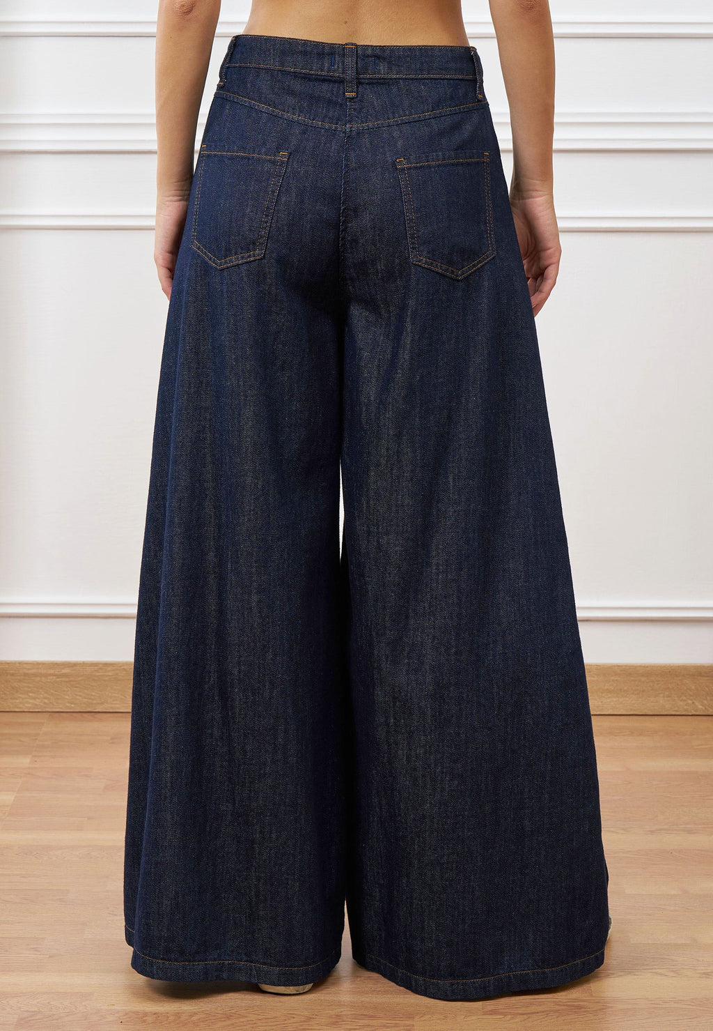 High-waisted wide-leg jeans