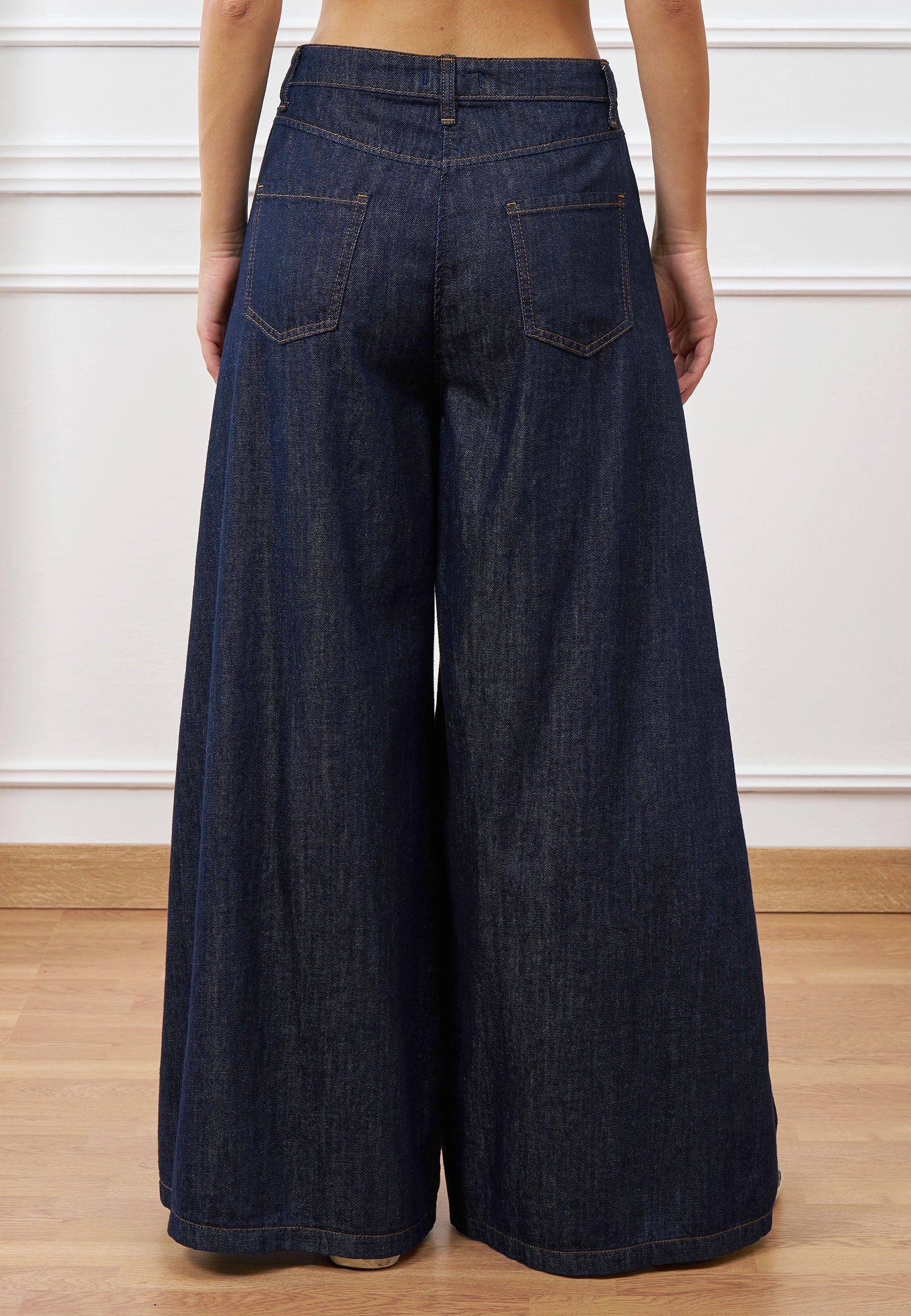 High-waisted wide-leg jeans