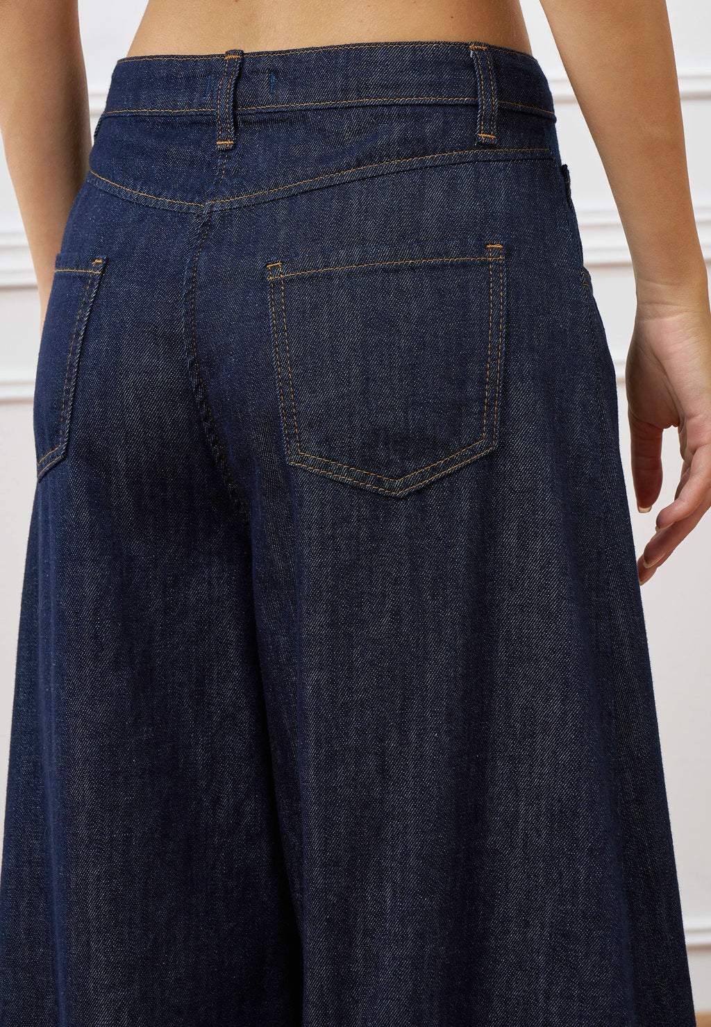 High-waisted wide-leg jeans