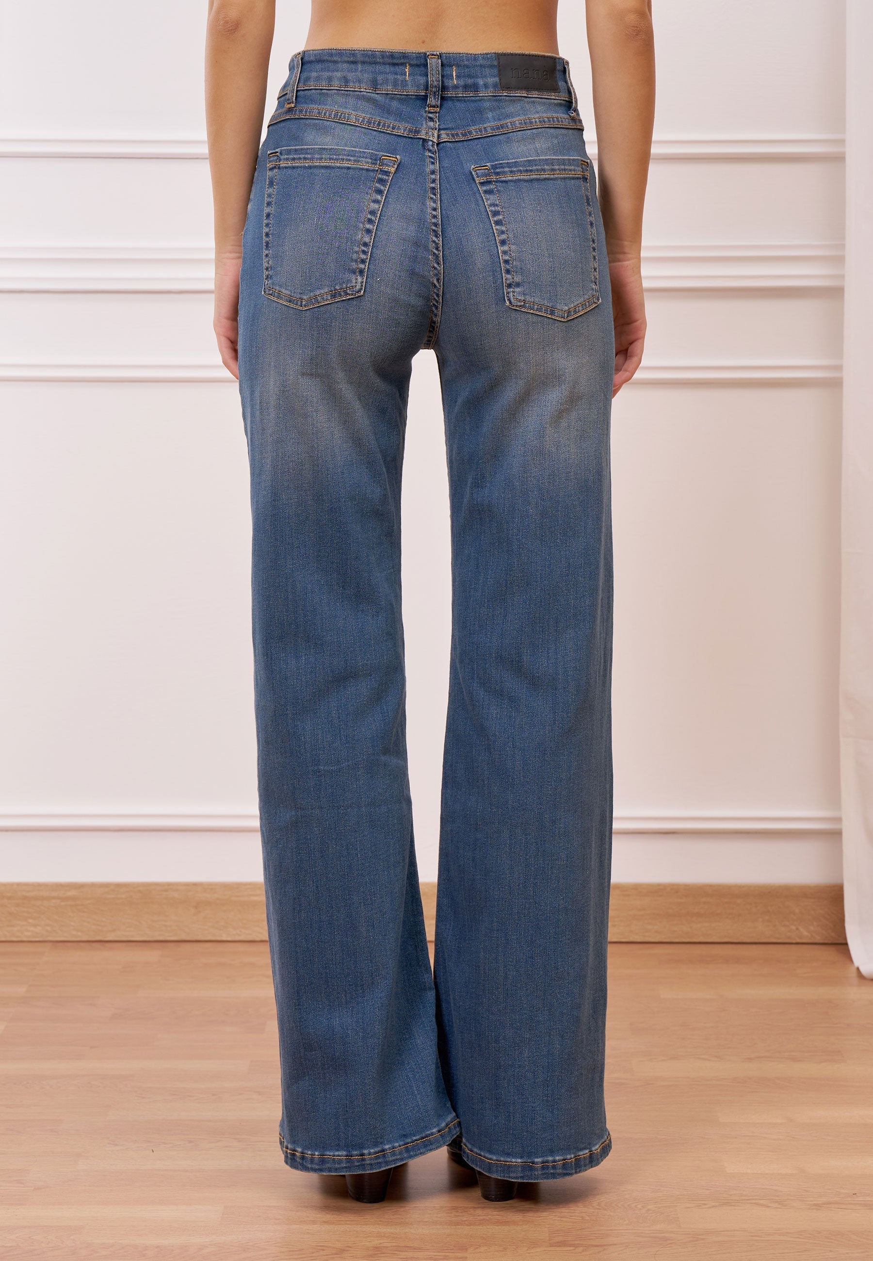 High-waisted wide-leg jeans