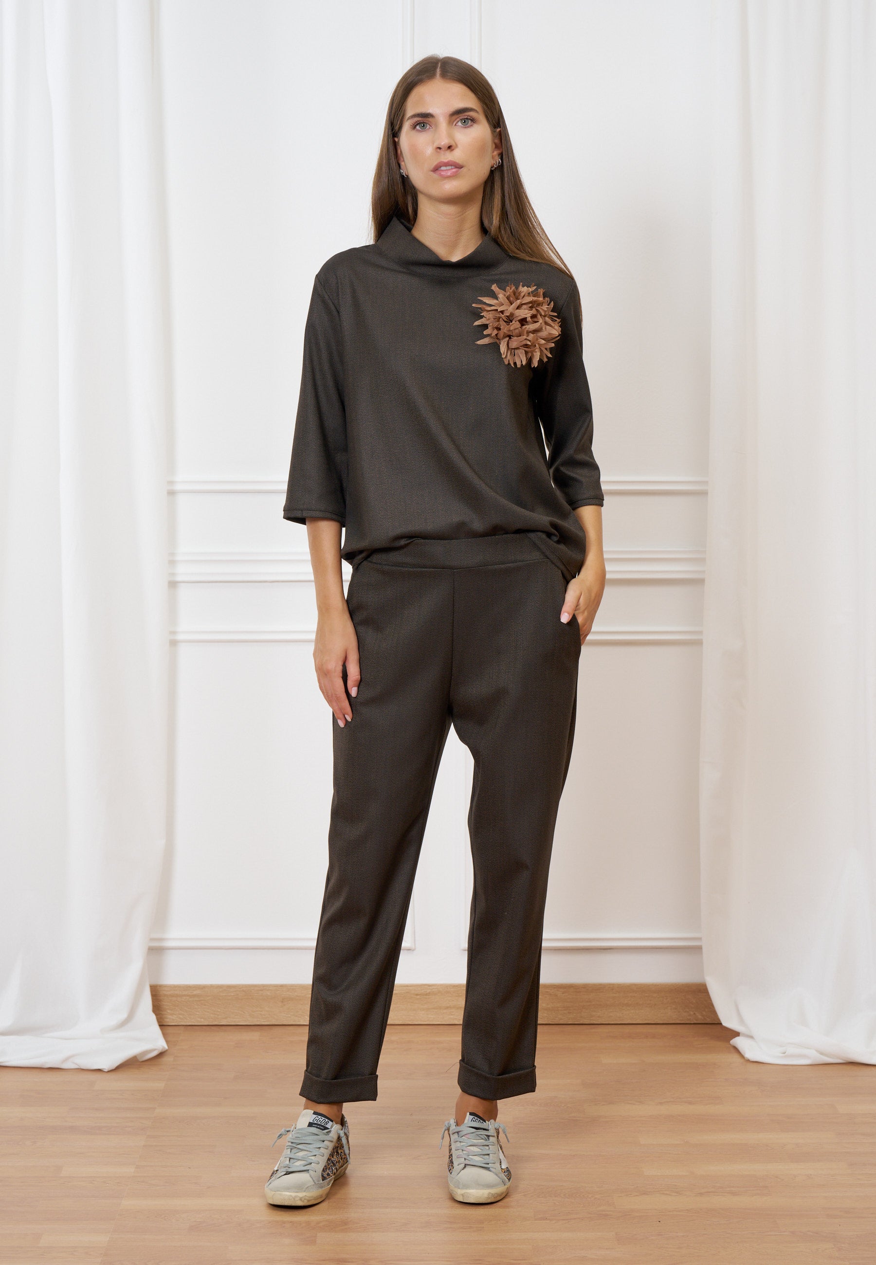 Straight pants with turn-ups