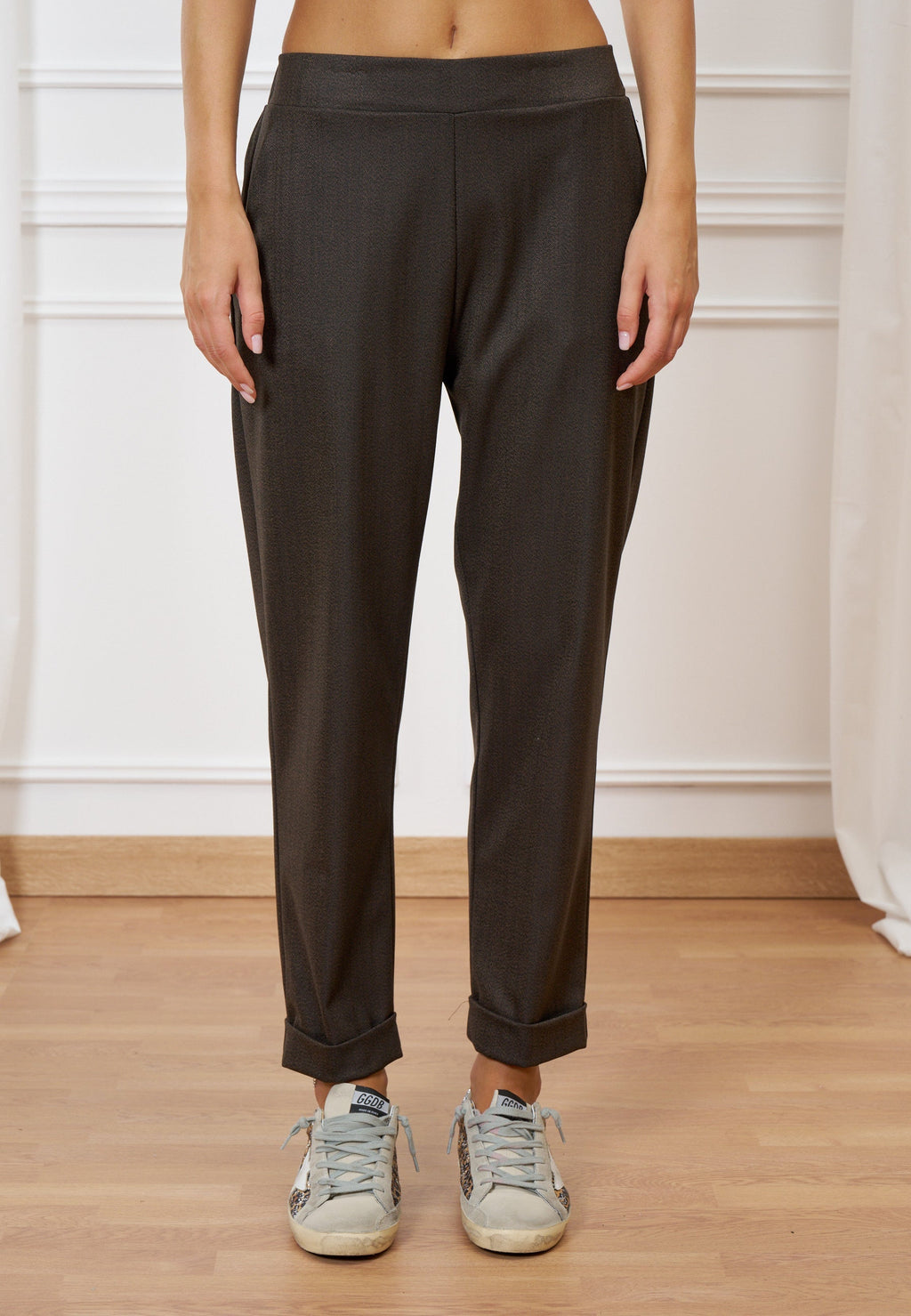 Straight pants with turn-ups