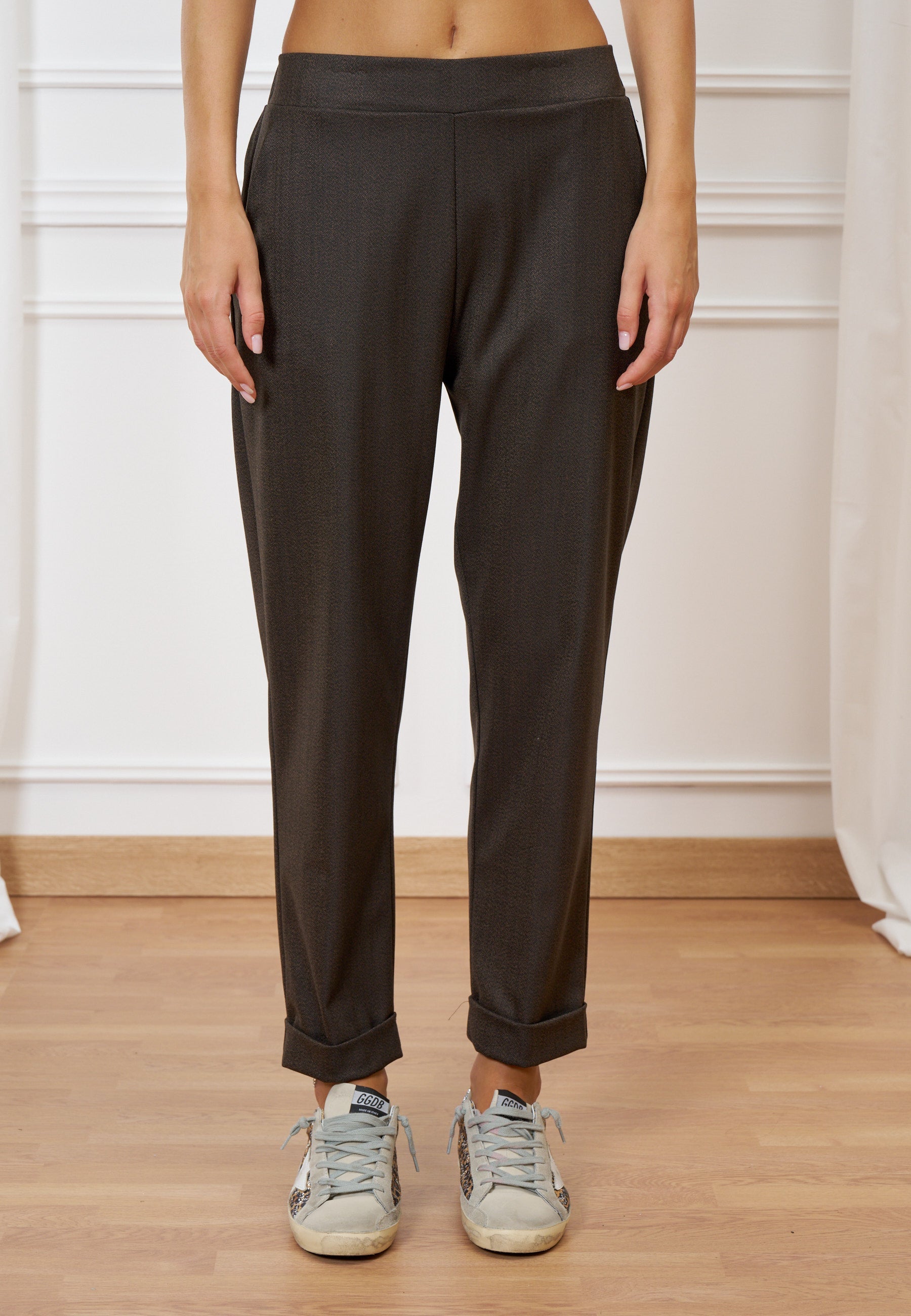 Straight pants with turn-ups