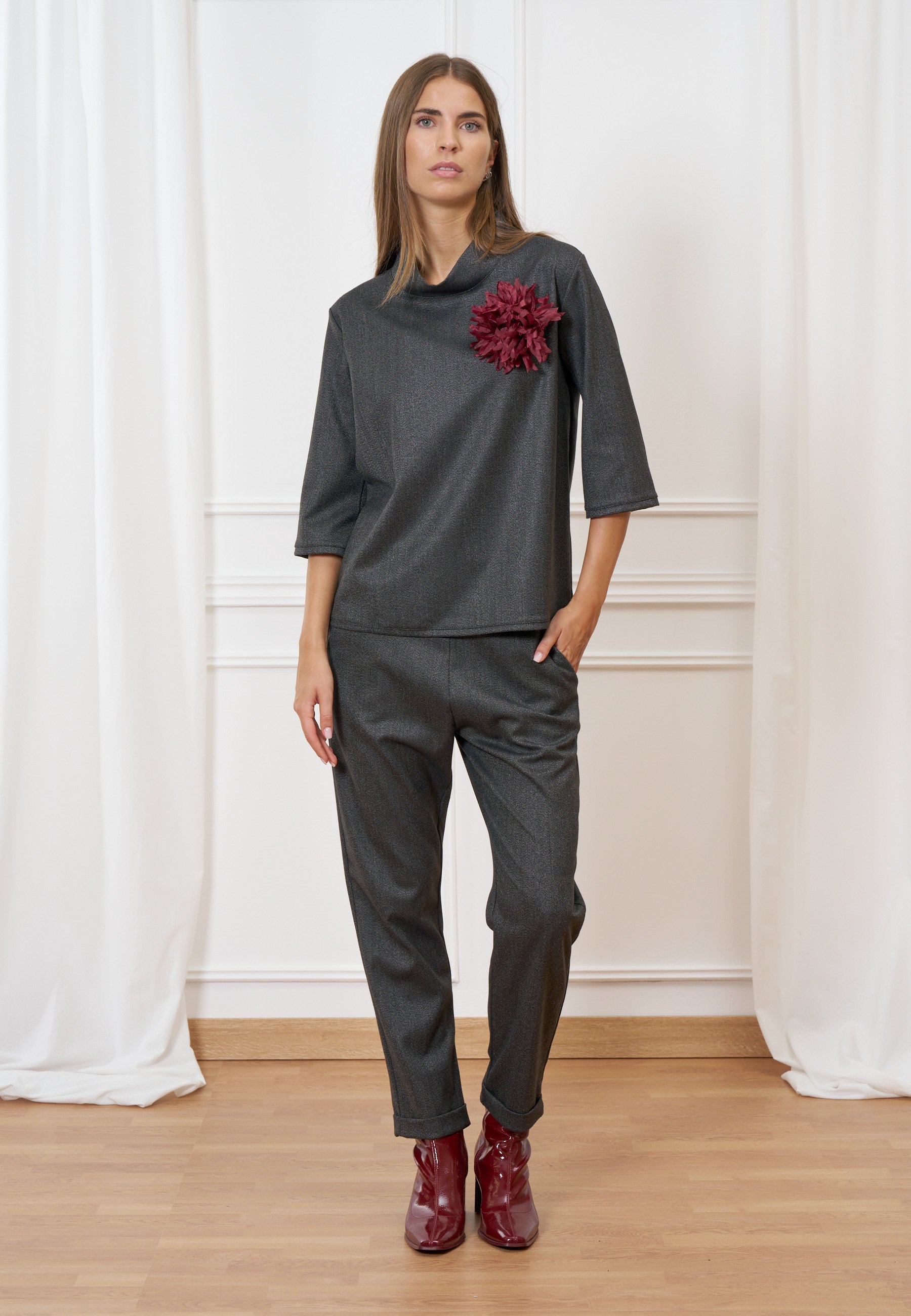 Straight pants with turn-ups