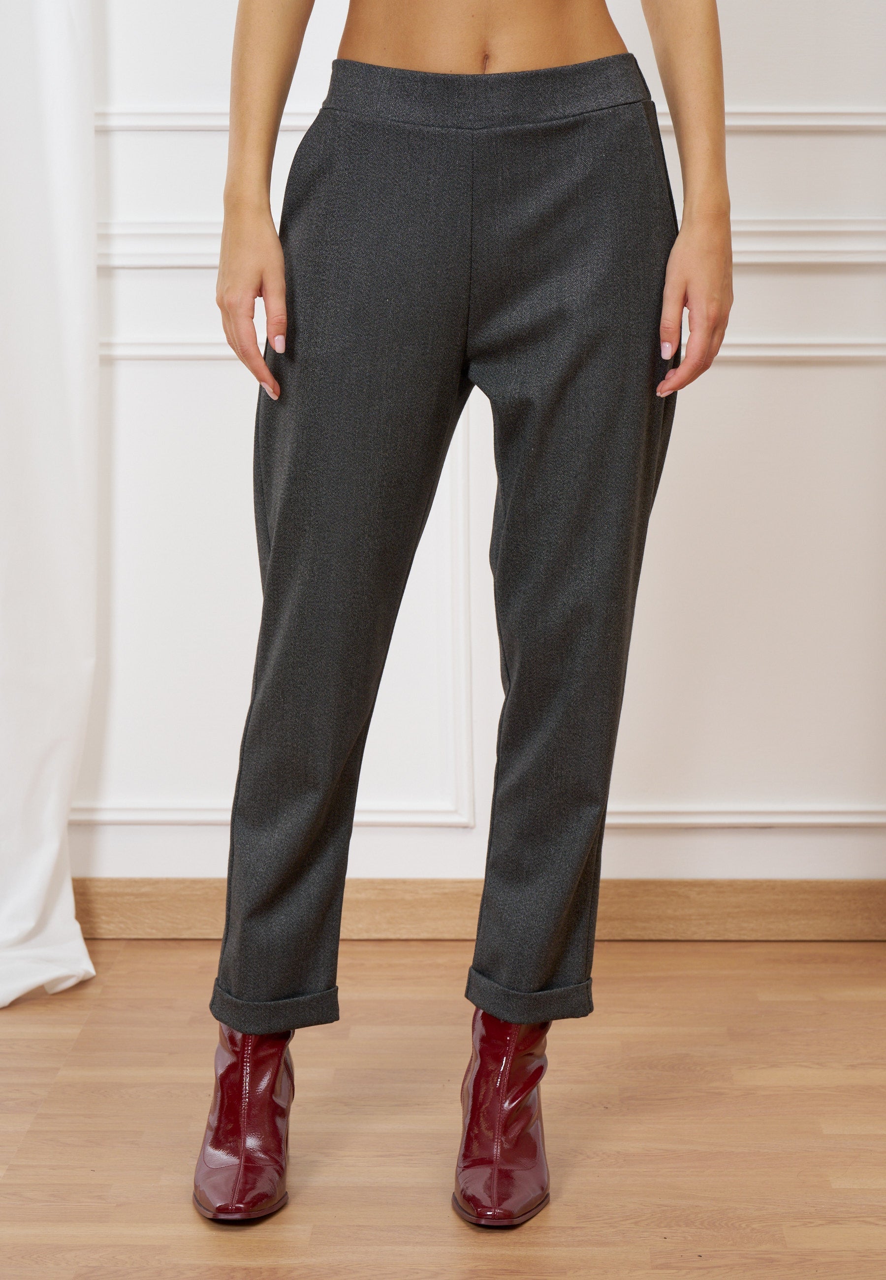 Straight pants with turn-ups