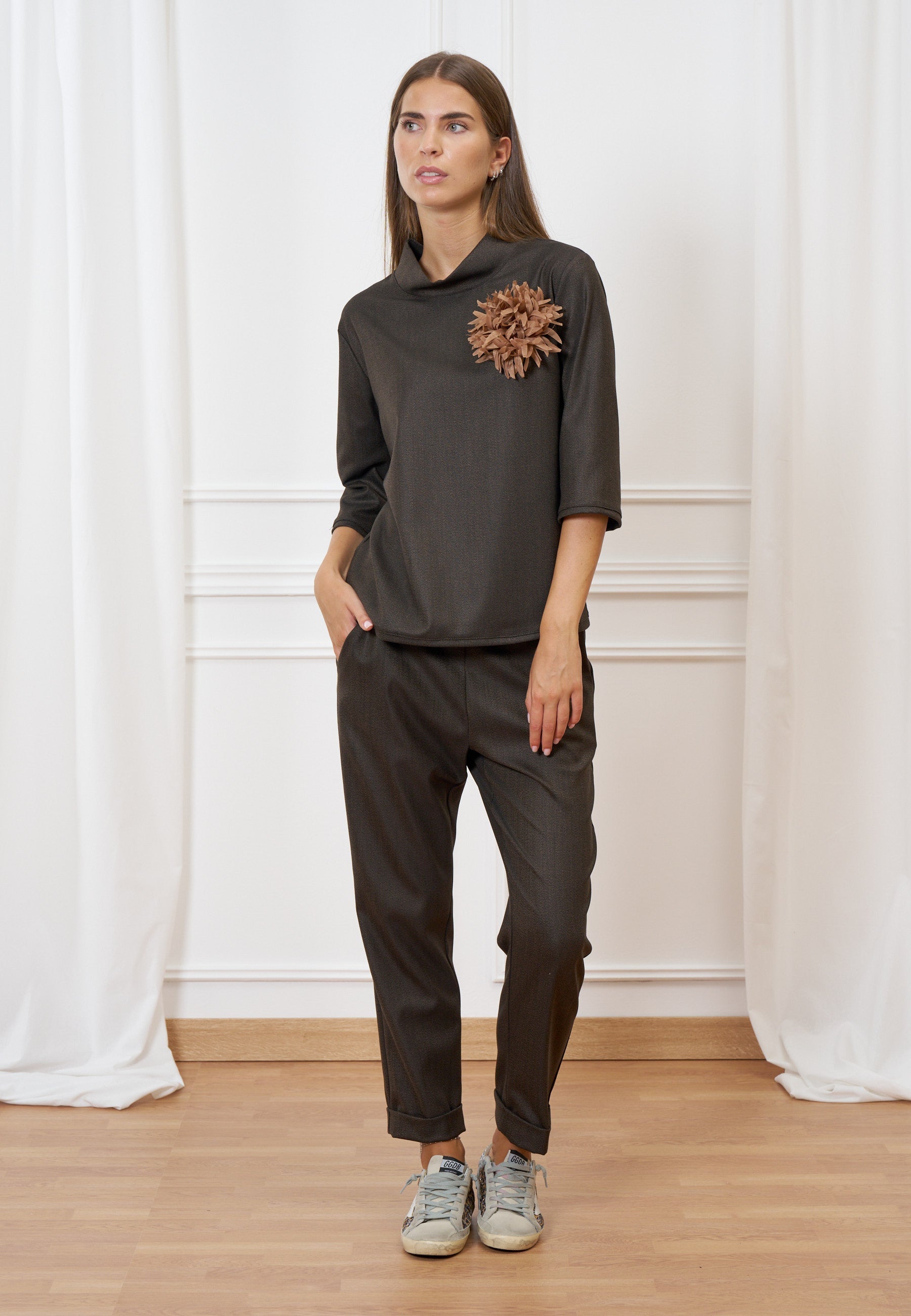 Straight pants with turn-ups