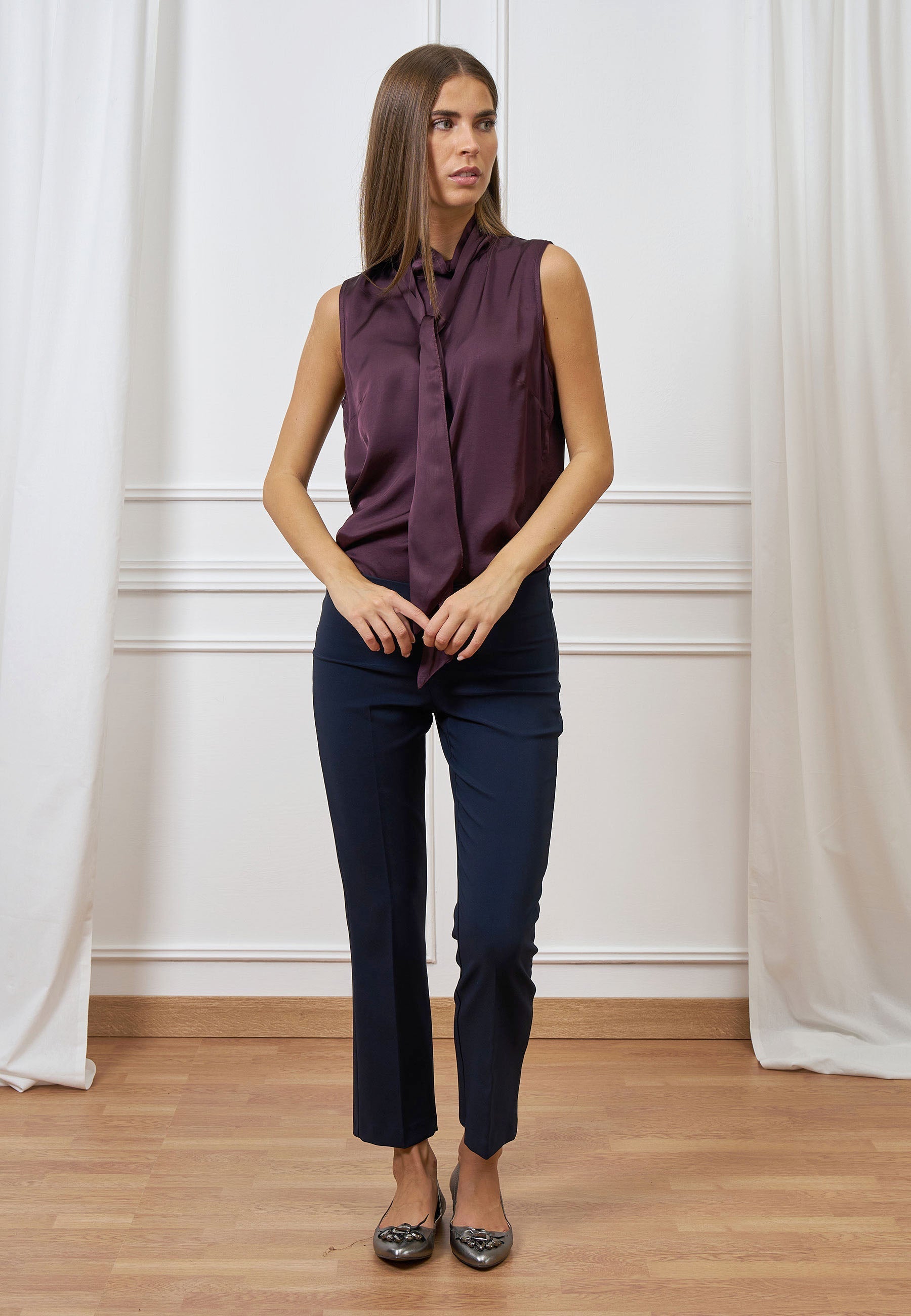 Straight pants with side zipper