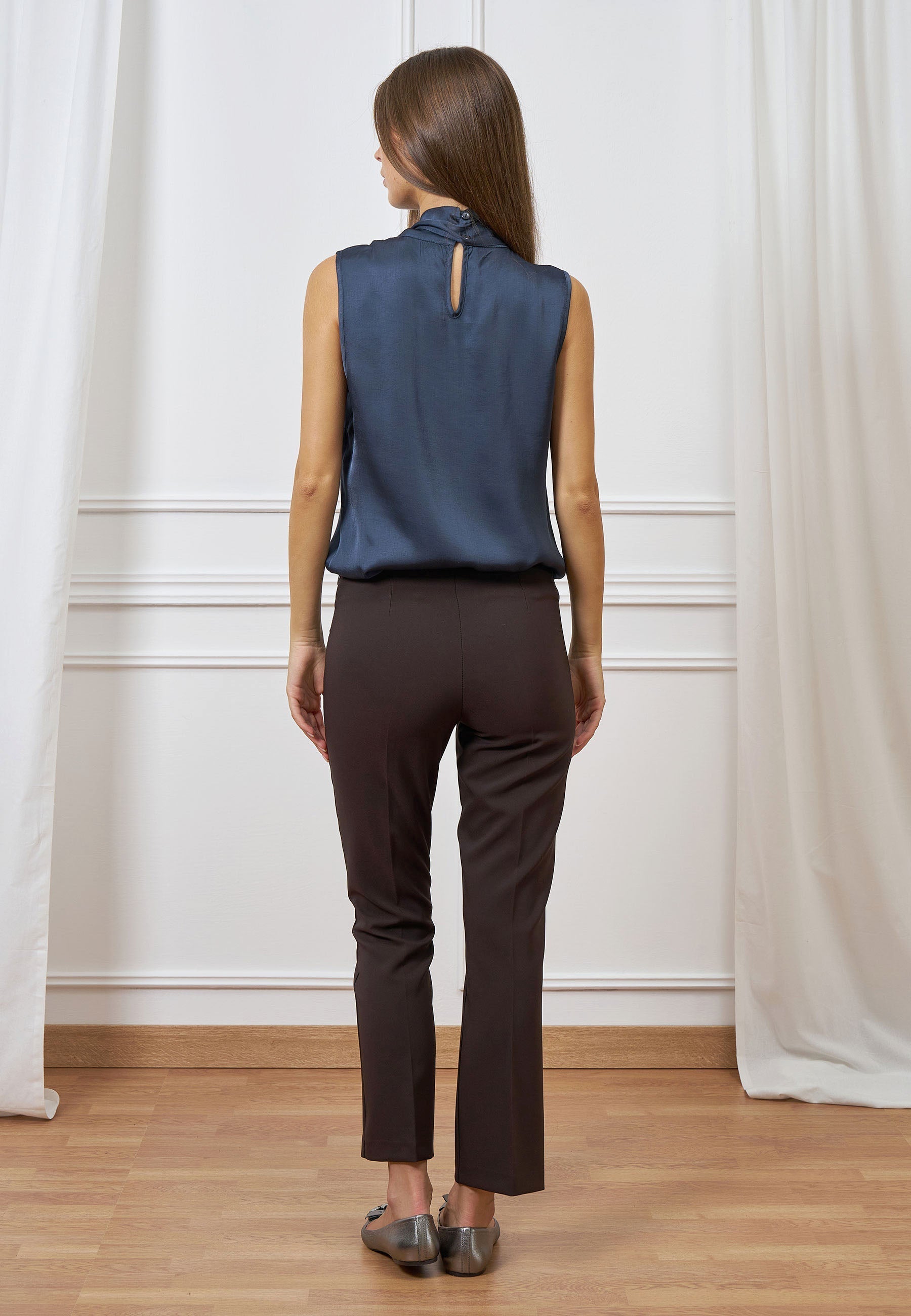 Straight pants with side zipper